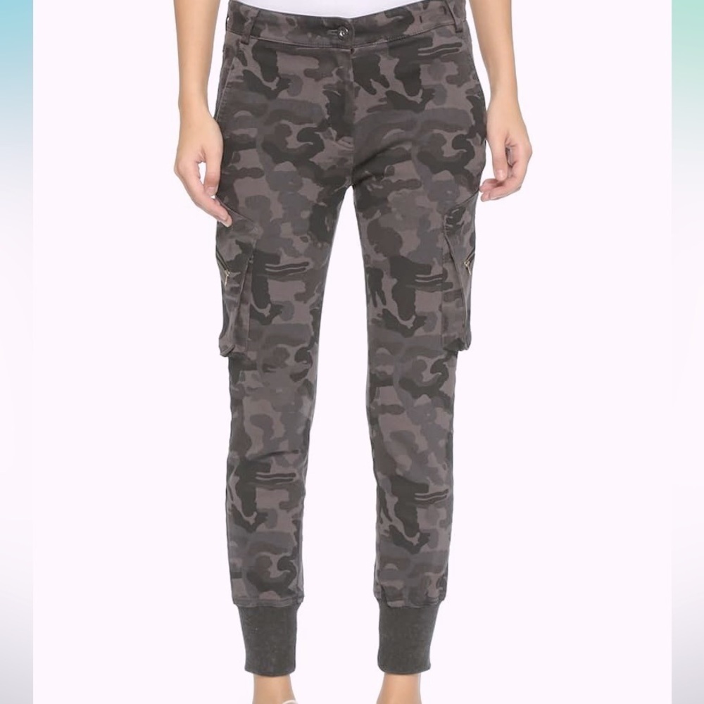 James Jeans Women's Boyfriend Cargo Pant in sandstorm brown size 26